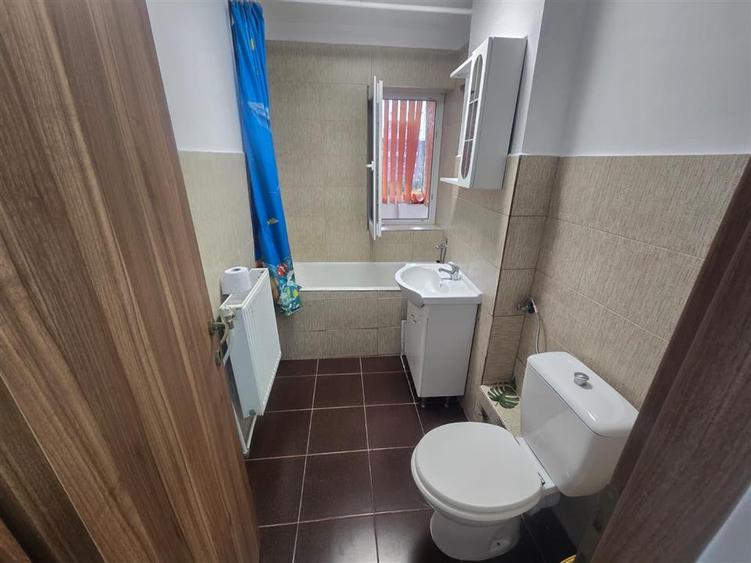 Apartament cu 2 camere semidecomandat, mobilat în Ultracentral
