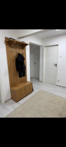 Apartament cu 4 camere decomandat în Lipovei
