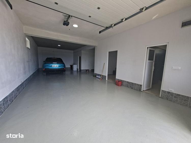 Casă cu 4 camere în Ciurbești