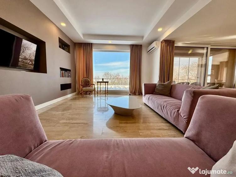 Casă cu 7 camere cu Teren 650 Mp în Ștefăneștii de Jos