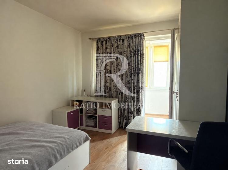 Apartament cu 3 camere decomandat în Dacia