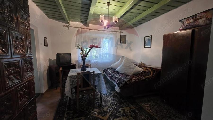Casă cu Teren 10991 Mp în Todirești