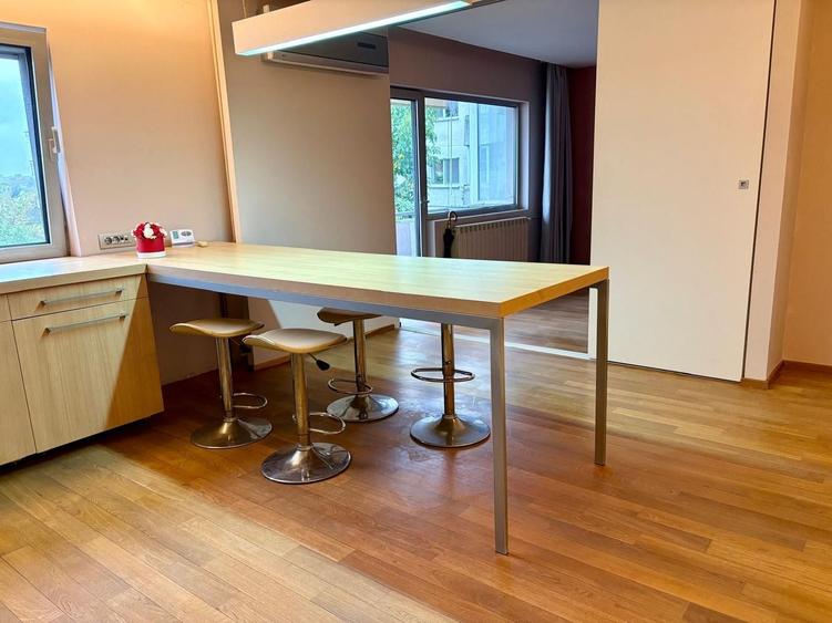 Apartament cu 2 camere decomandat, mobilat în Bucovina