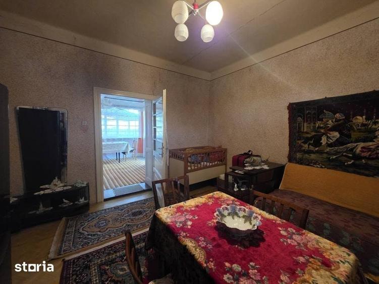 Casă cu 4 camere cu Teren 1190 Mp în Cetariu