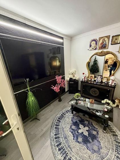 Casă cu 4 camere cu Teren 100 Mp în Central
