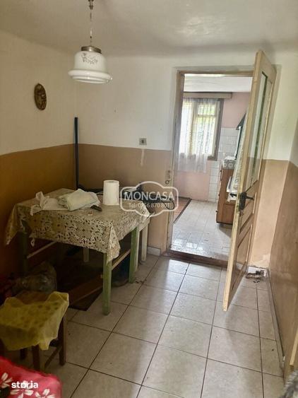 Casă cu 3 camere cu Teren 1335 Mp în Central