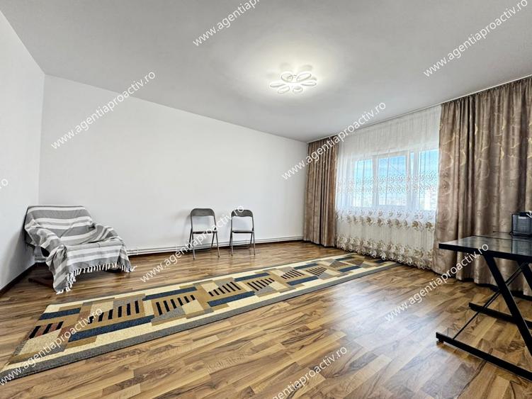 Apartament cu 3 camere decomandat în Micro 20