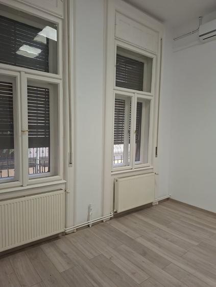 Birou, de 140 mp, în P-ța Unirii
