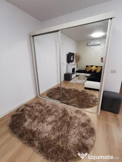 Apartament cu 2 camere semidecomandat în Obor