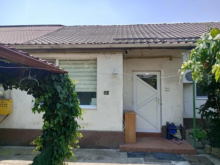 Apartament cu 3 camere semidecomandat în Șagului