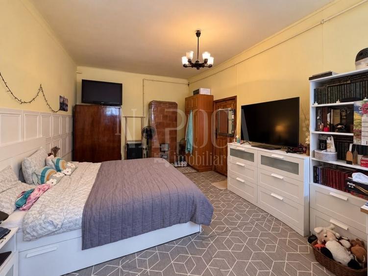 Apartament cu 3 camere semidecomandat în Central