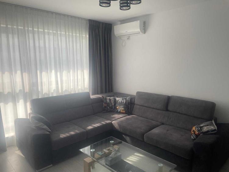 Apartament cu 3 camere decomandat în Aviației