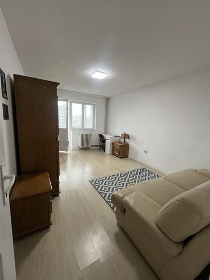 Apartament cu 3 camere decomandat în Dosu Bricii