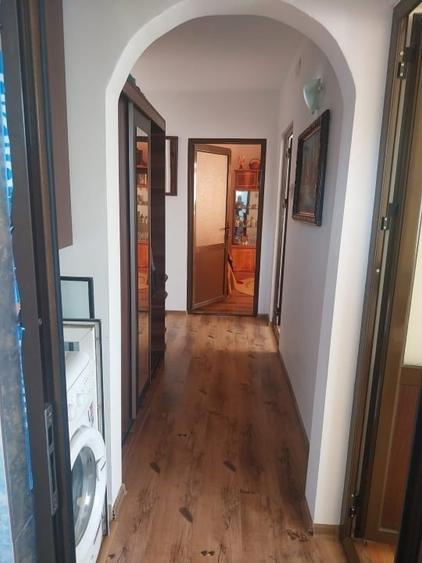 Apartament cu 3 camere decomandat, mobilat în Central