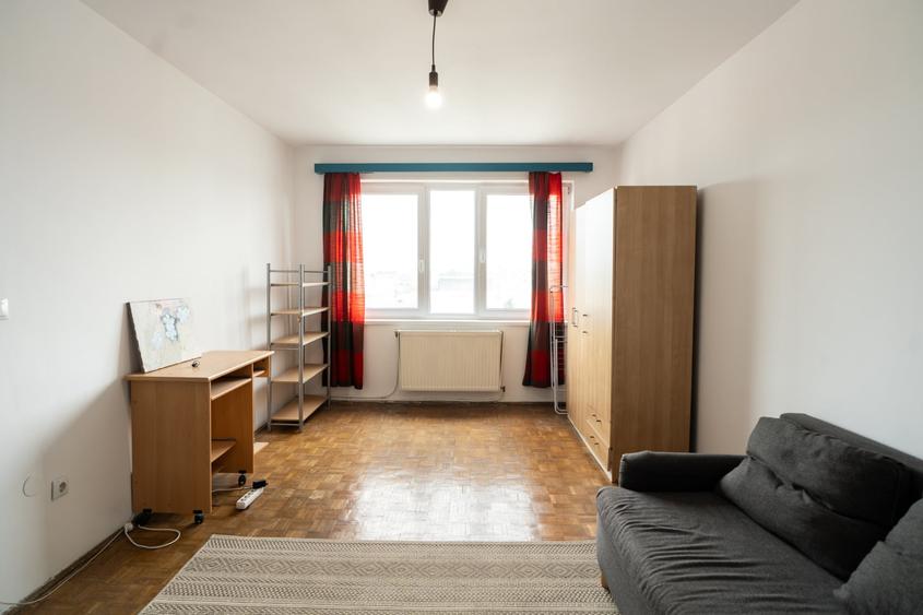Apartament cu 2 camere semidecomandat, mobilat în Semicentral