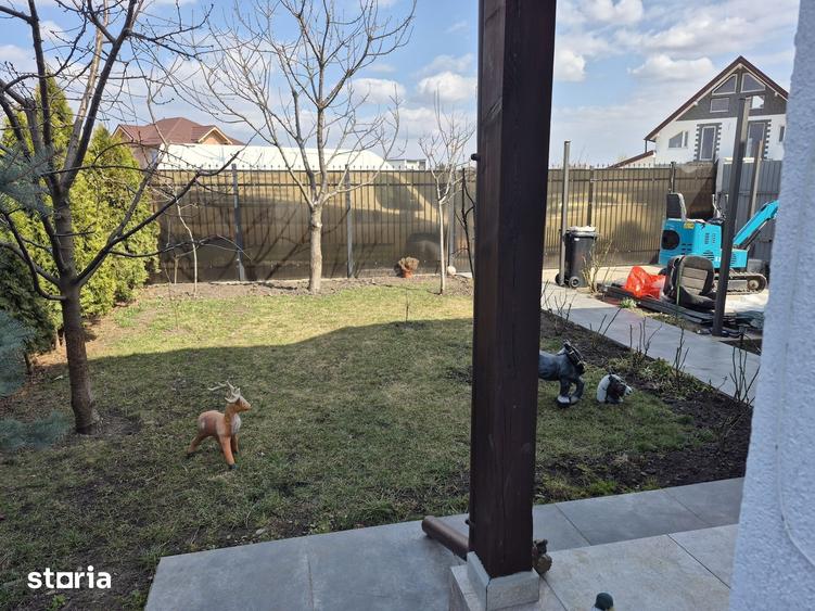 Casă cu 4 camere cu Teren 500 Mp în Stupini