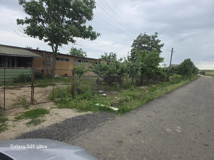 Teren de 3400 mp, în Copăceanca