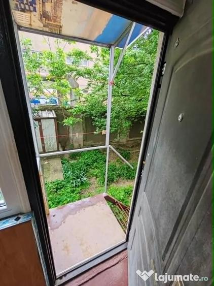 Apartament cu 2 camere decomandat în Faleză