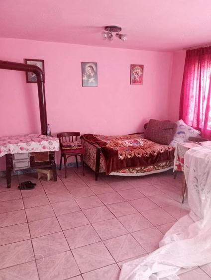 Casă cu 5 camere cu Teren 700 Mp în Ciclova Română