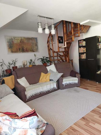 Apartament cu 3 camere semidecomandat în Dosu Bricii