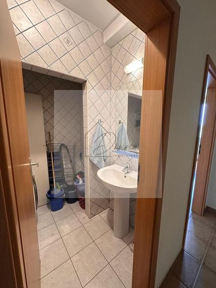 Apartament cu 3 camere decomandat, mobilat în Central