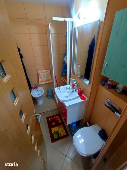Apartament cu 2 camere decomandat, mobilat în Piața Centrală