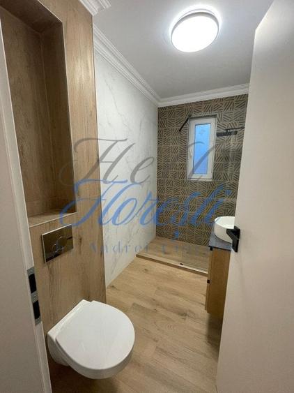 Apartament cu 3 camere semidecomandat, mobilat în Florești