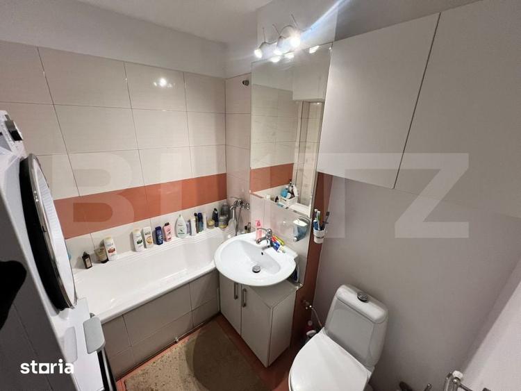 Apartament cu 3 camere decomandat în Rovine