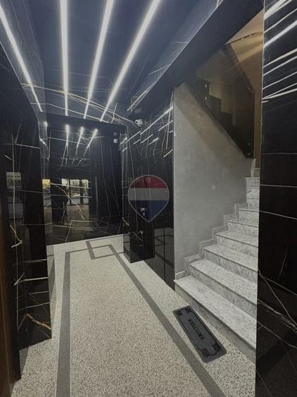 Apartament cu 2 camere semidecomandat, mobilat în Central