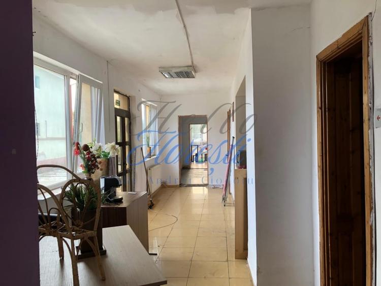 Casă individuală cu 5 camere cu Garaj în Florești
