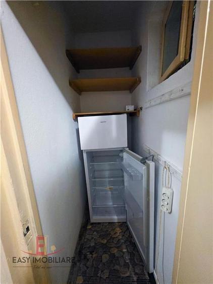 Apartament cu 3 camere decomandat în Cornișa