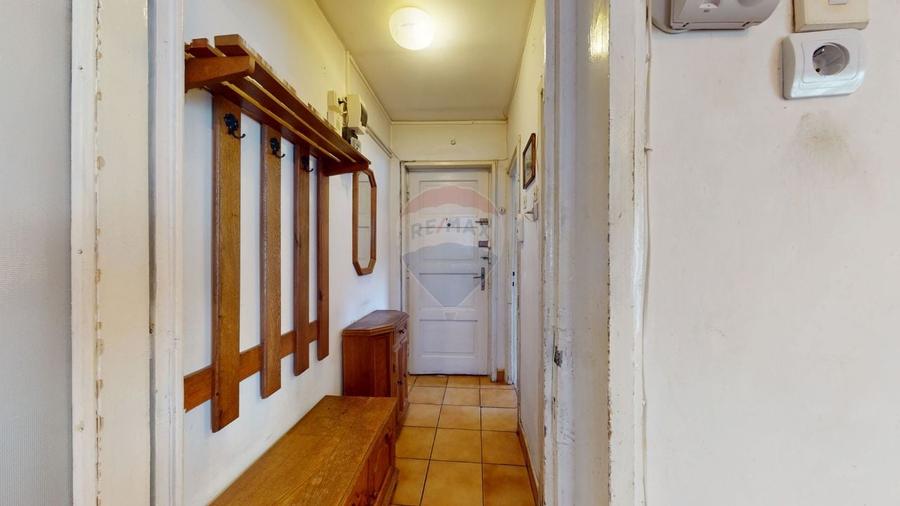 Apartament cu 2 camere semidecomandat în Centrul Civic