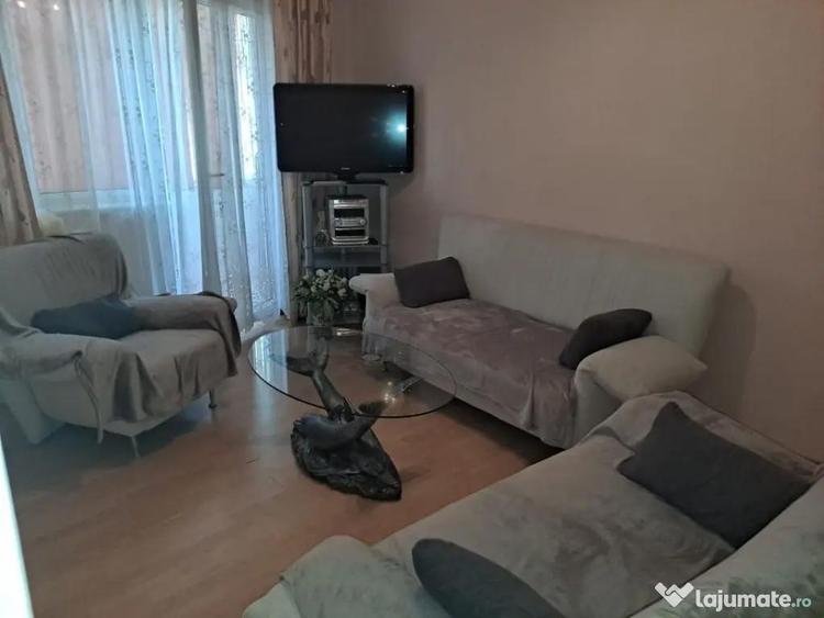 Apartament cu 3 camere semidecomandat în Tomis Nord