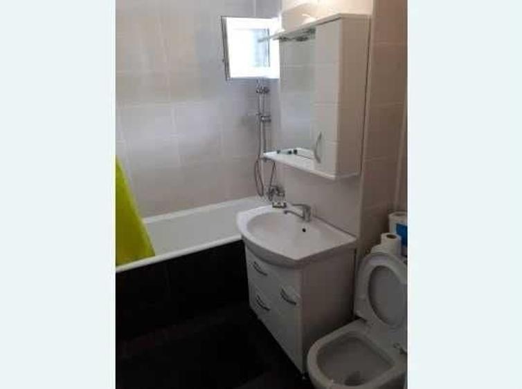 Apartament cu 4 camere decomandat în Morarilor