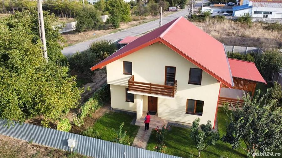 Casă cu 5 camere cu Teren 800 Mp în Central