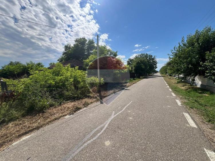 Teren de 2050 mp, în Călienii Noi