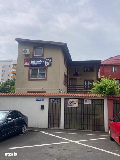 Casă cu 6 camere cu Teren 100 Mp în Rahova
