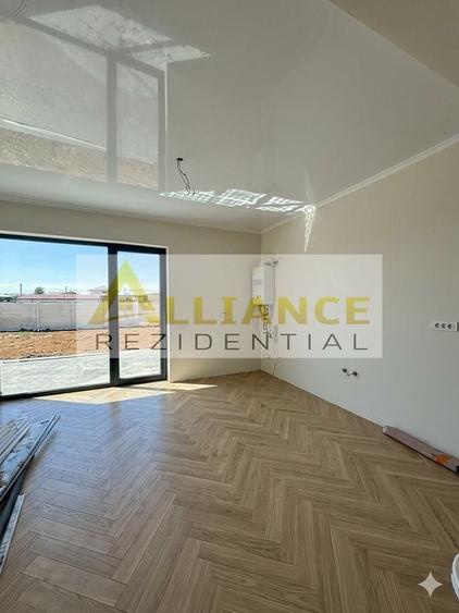 Casă individuală cu 5 camere decomandat cu Canalizare în Berceni