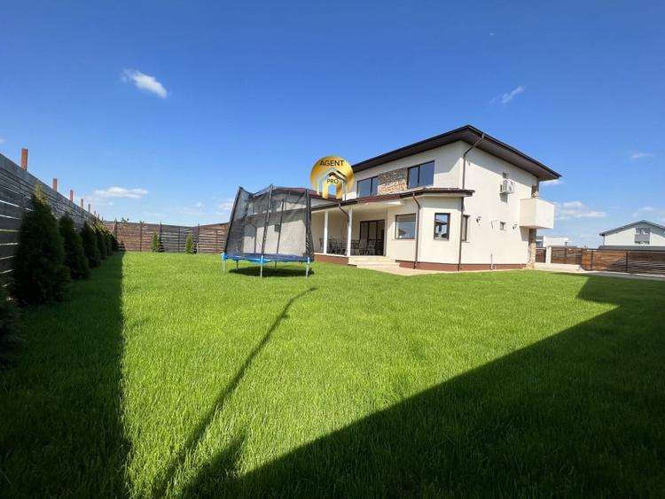 Casă individuală cu 5 camere cu Teren 530 Mp în Otopeni