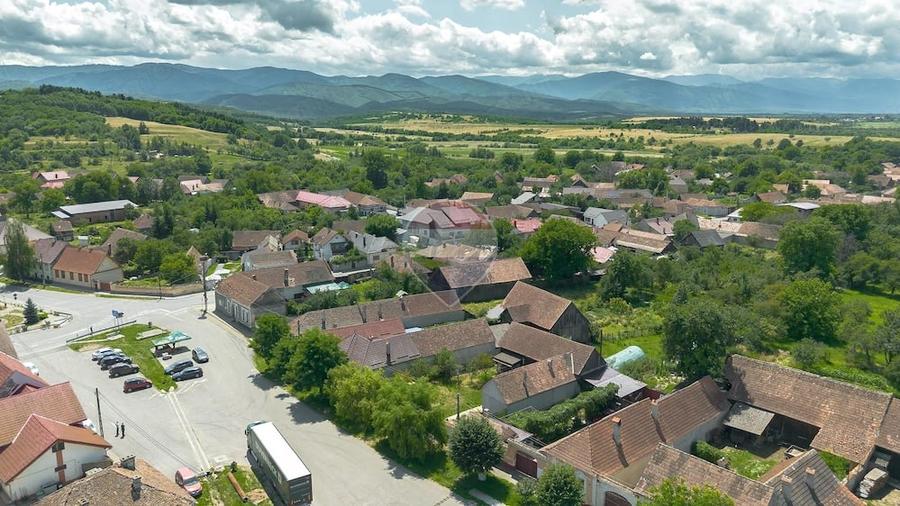 Casă cu Teren 931 Mp în Șinca