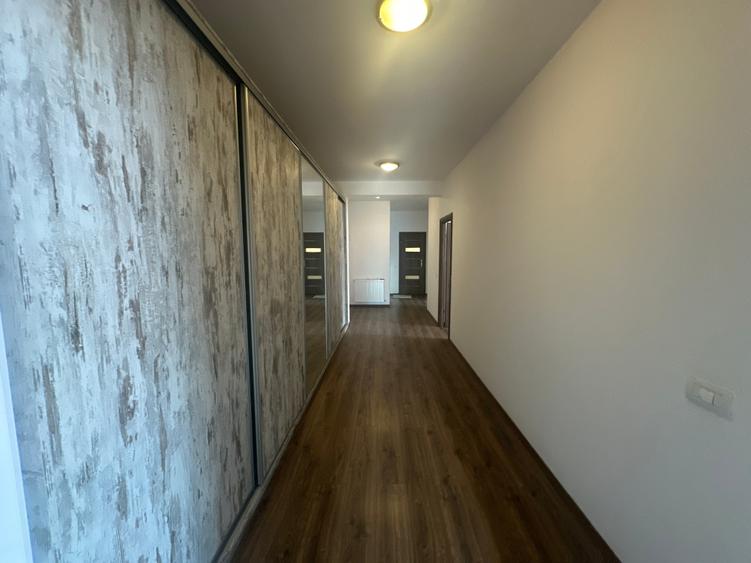 Apartament cu 3 camere decomandat în 13 Septembrie