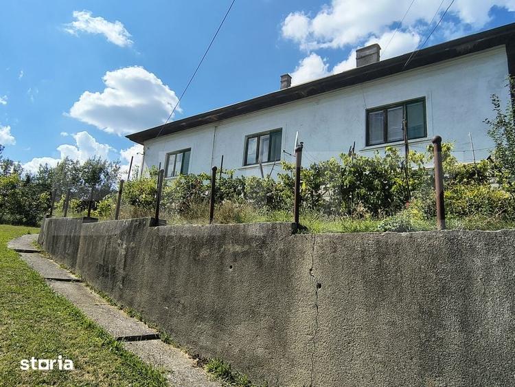 Casă cu 4 camere cu Teren 7729 Mp în Central
