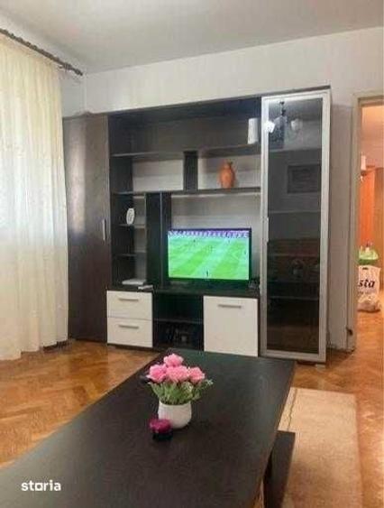 Apartament cu 3 camere în Drumul Taberei