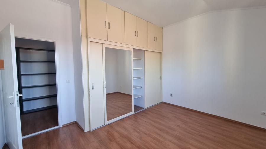 Apartament cu 2 camere semidecomandat în 14 Mai