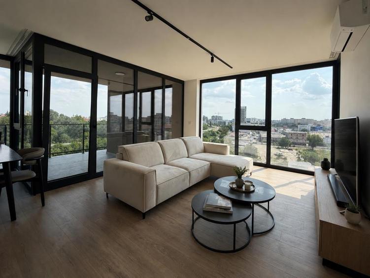 Apartament cu 3 camere decomandat în Ultracentral