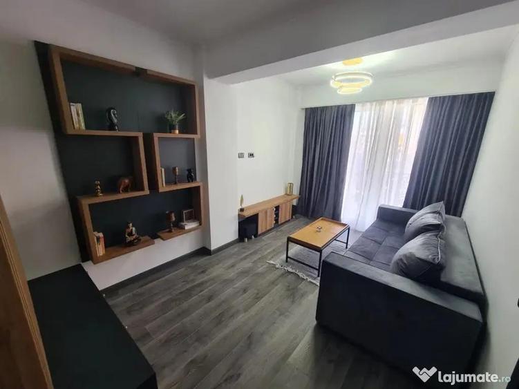 Apartament cu 2 camere decomandat, mobilat în Central