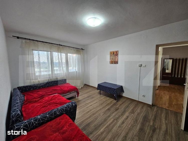 Apartament cu 3 camere decomandat în Cetate