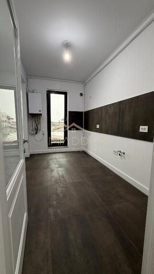 Apartament cu 3 camere decomandat în Aviației