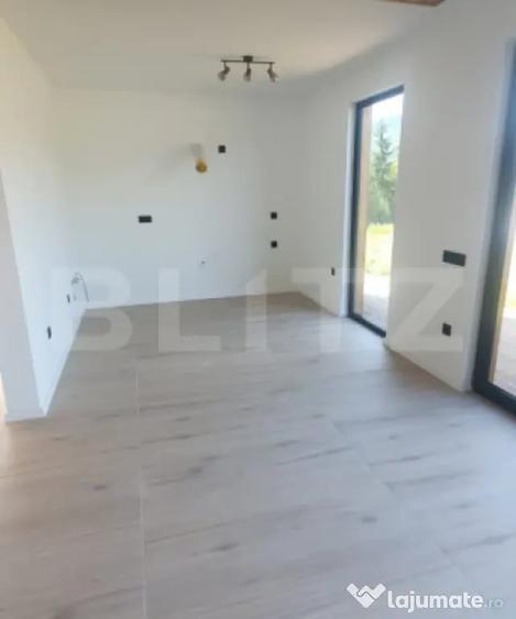 Casă cu 4 camere cu Teren 924 Mp în Central