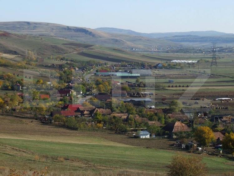 Teren Construcții intravilan de 5800 mp, în Aiton